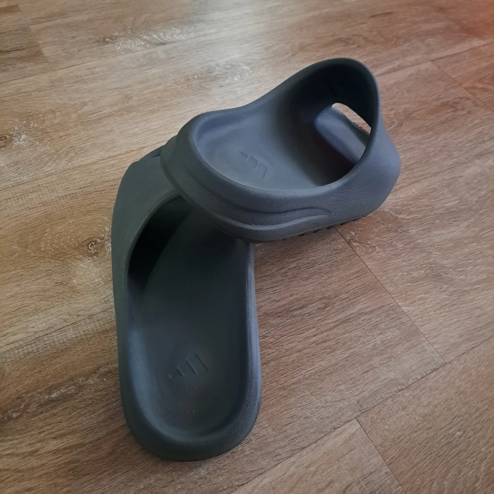 Yeezy Adidas Slides Bluish Gray Granite Colorway Men Size 12